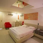 Dom Suites Motel (Adults Only)